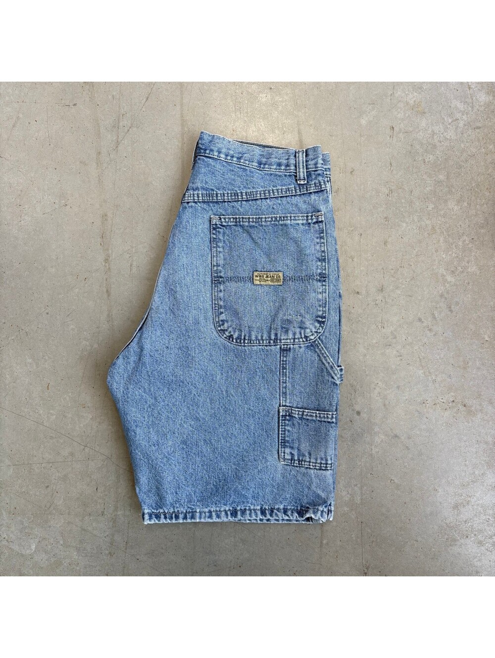Vintage 2000s Wrangler Light Wash Carpenter Jorts Size 30